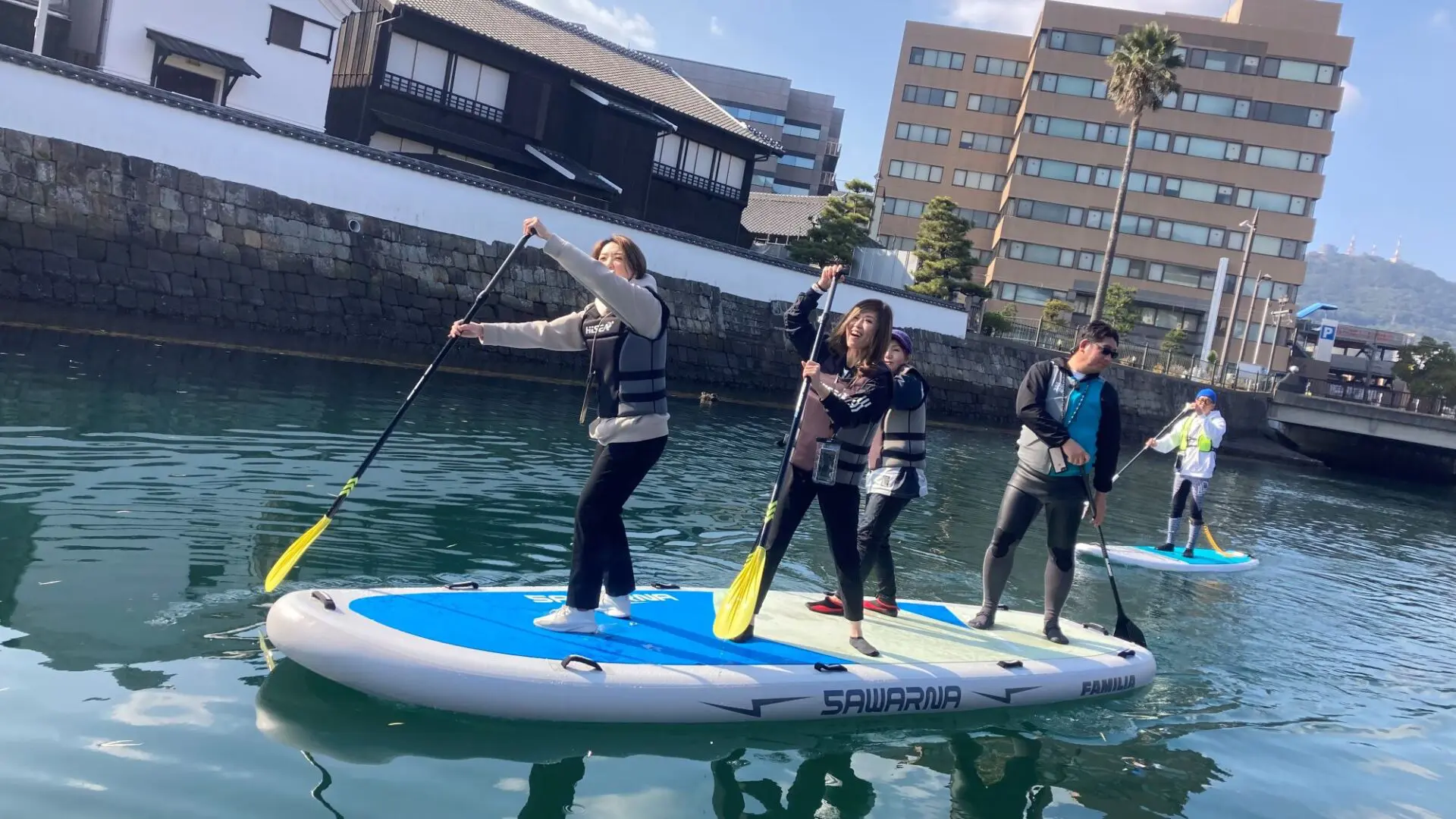 6名様まで乗艇OK☆ Big SUPに皆で乗って観光名所を巡る街中SUPツアー